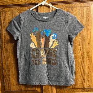 Girls large Change the World T-shirt old navy 10/12